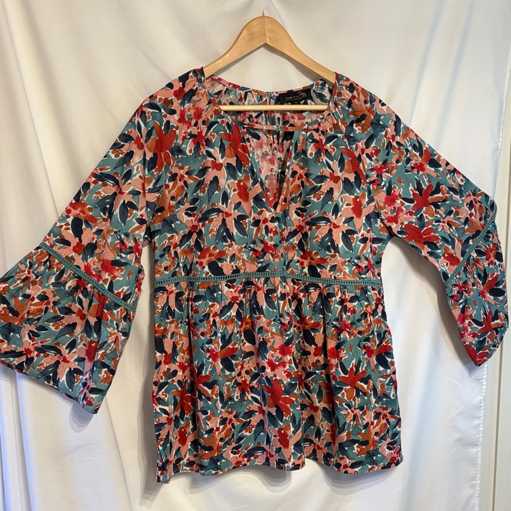 Suzanne Betro Multicolor Floral Blouse with Bell Sleeves SZ M